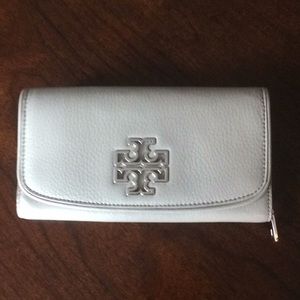 Tory Burch Light Beige/Grey Wallet—FLAWLESS!